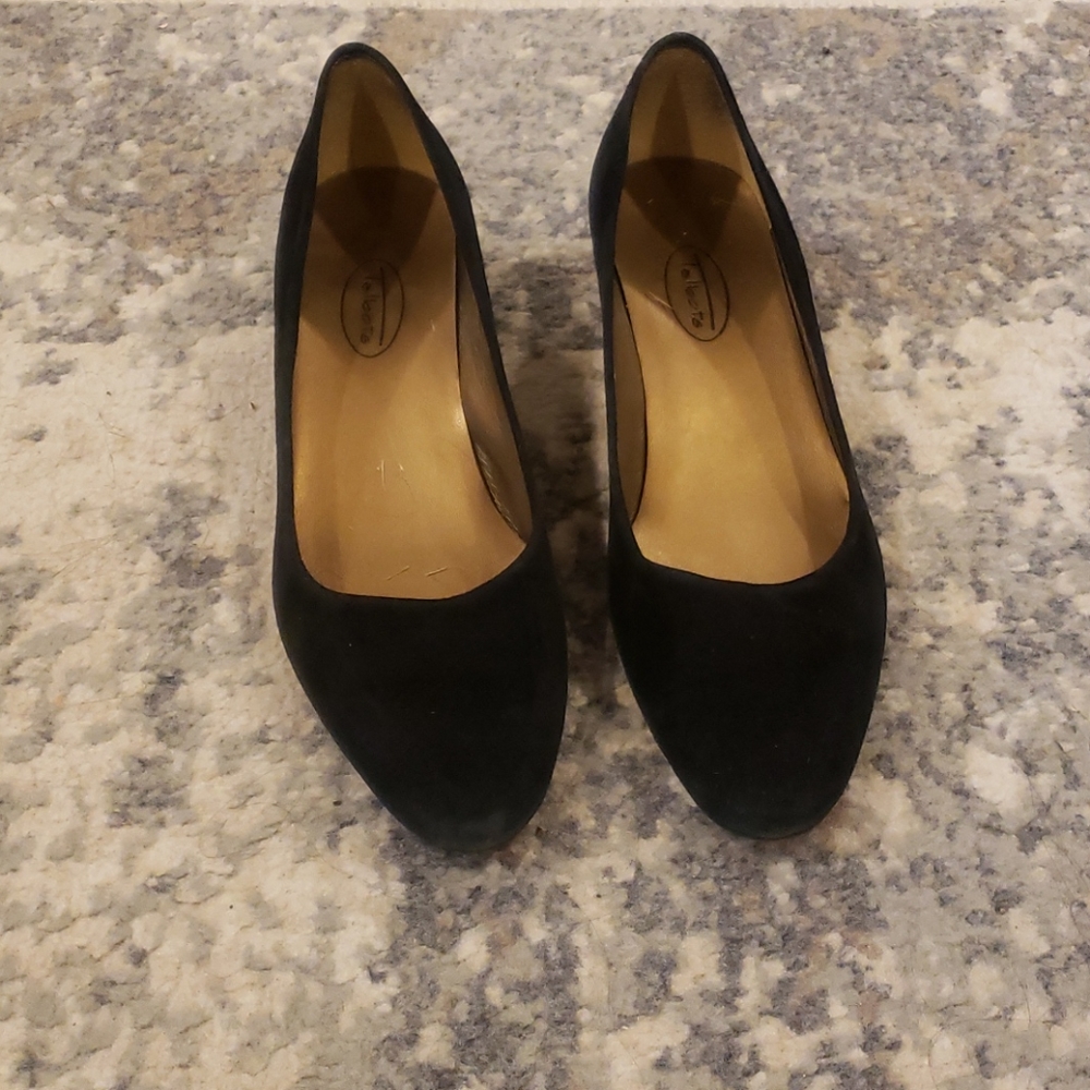 TALBOTS BLACK SUEDE SHOES KITTEN HEEL 7.5B